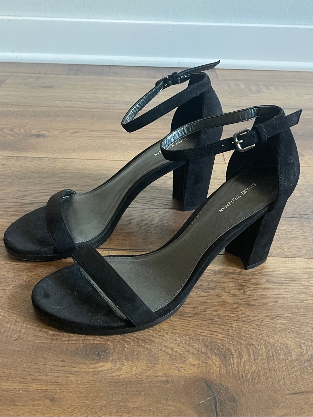 Stuart Weitzman Nearlynude Black Suede Heels Size 7.5